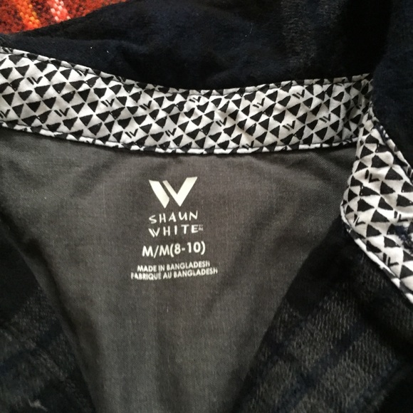 ⭐️4 for $30 ⭐️ Boys flannel black shirt - Picture 2 of 4